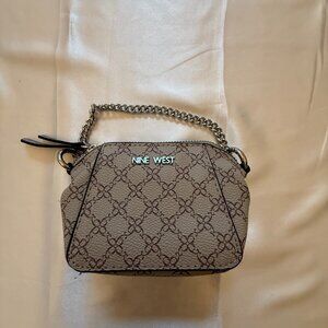 NWOT Nine West leather mini cosmetic handbag/small pouch w/silver chain handle